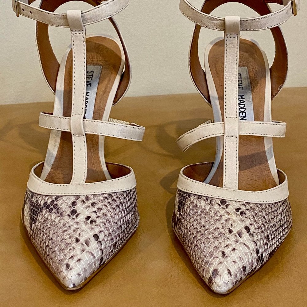 Steve Madden Snakeskin “Surfice” Point toe Pump